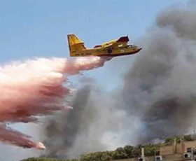 Scoppiano incendi nel Salento. Fiamme lambiscono l’ospedale di Gallipoli